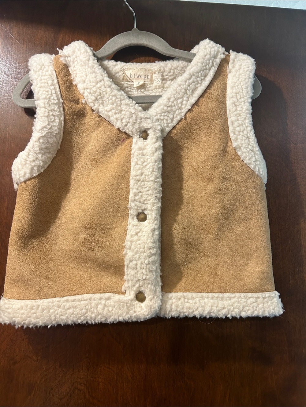 btween Kids Tan Vest with Cream Sherpa Trim